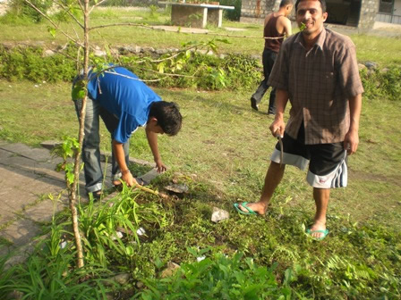 Students lead clean up day at Institute of Forestry in Pokhara, Nepal
